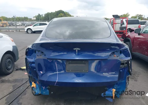 2022 Tesla Model Y Long Range Dual Motor All-Wheel Drive из США, поврежденный, VIN 7SAYGAEE9NF467163
